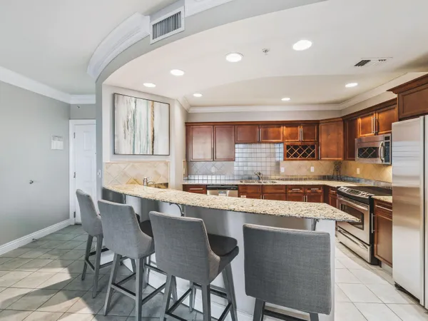$715,000 | 10 Harbor Boulevard, Unit E108, Destin, FL 32541