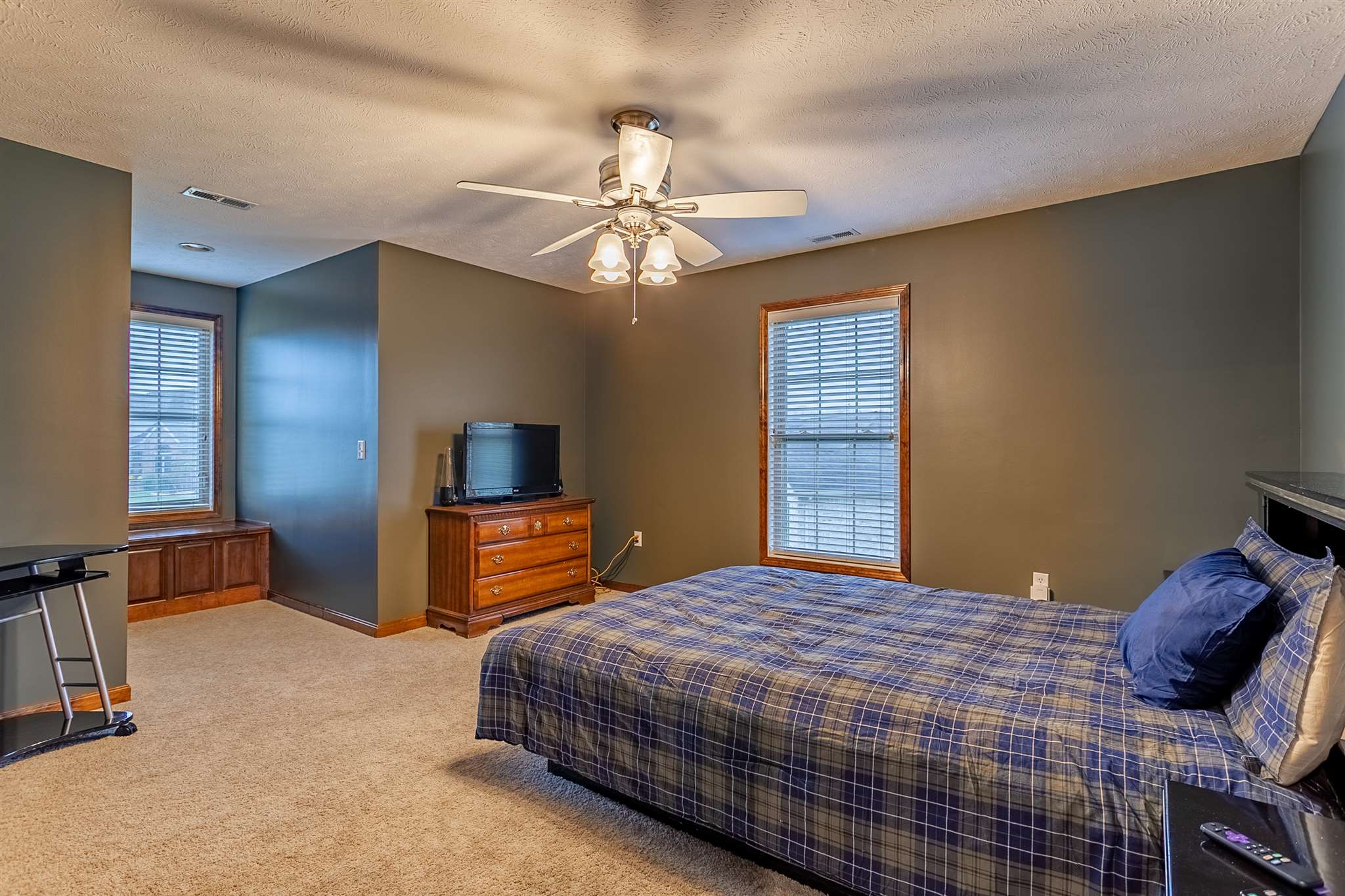 10770 Ridgeview Drive Evansville, IN 47712 - Photo 19 of 35 Gallery Image 19