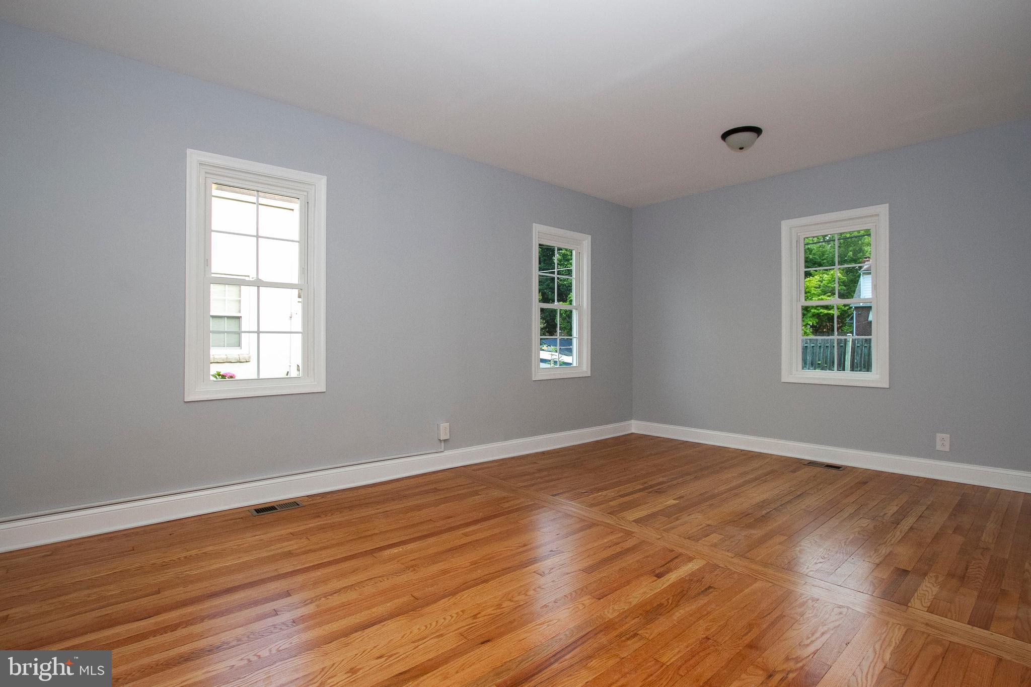 7044 Dunhill Road Baltimore, MD 21222 - Photo 14 of 36