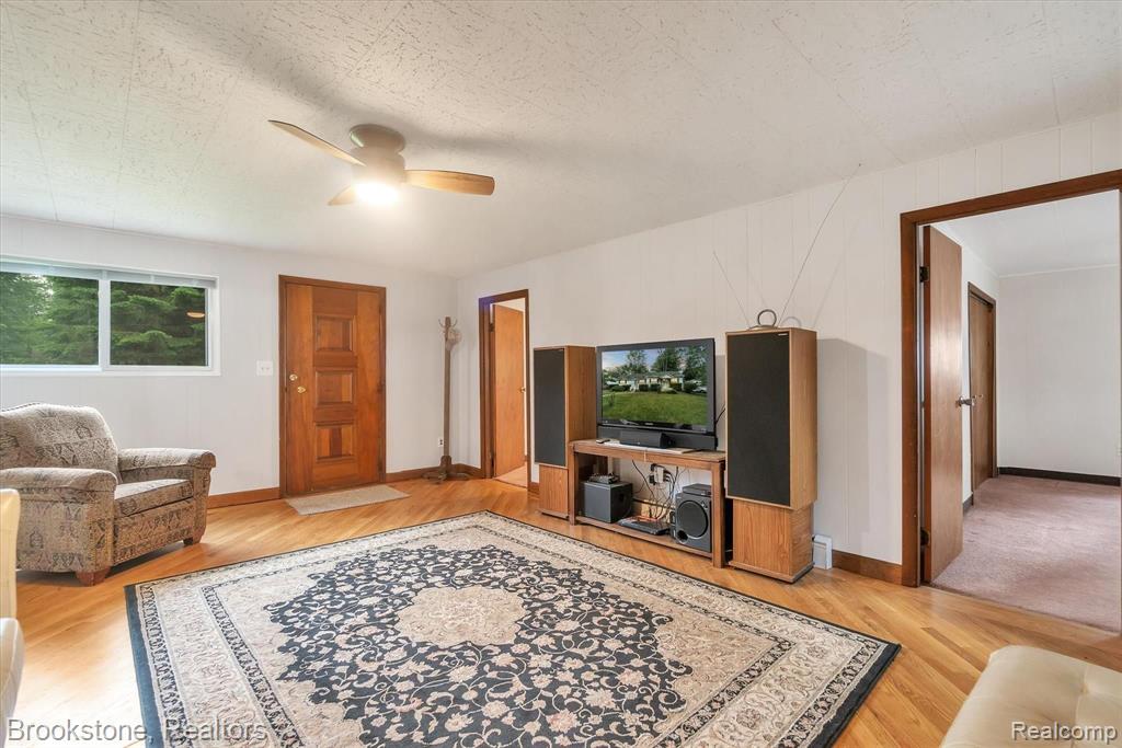 3740 John R Road Rochester Hills, MI 48307 - Photo 8 of 33