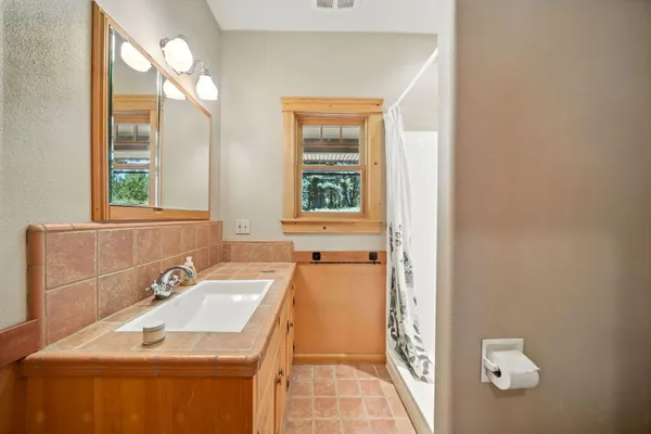 $699,000 | 729 Dogwood Lane, McCloud, CA 96057