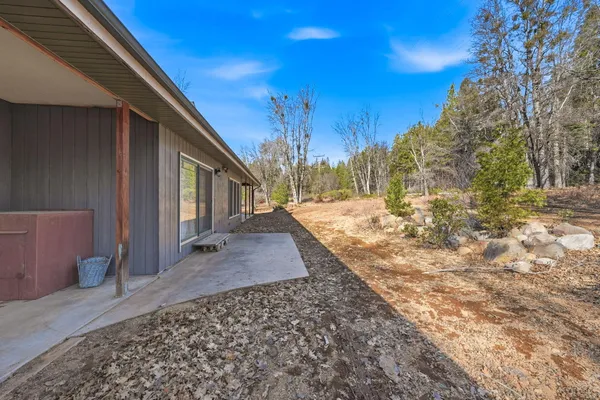 $699,000 | 729 Dogwood Lane, McCloud, CA 96057