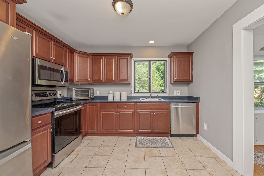 127 Castleford Road Greece, NY 14616 - Photo 12 of 26