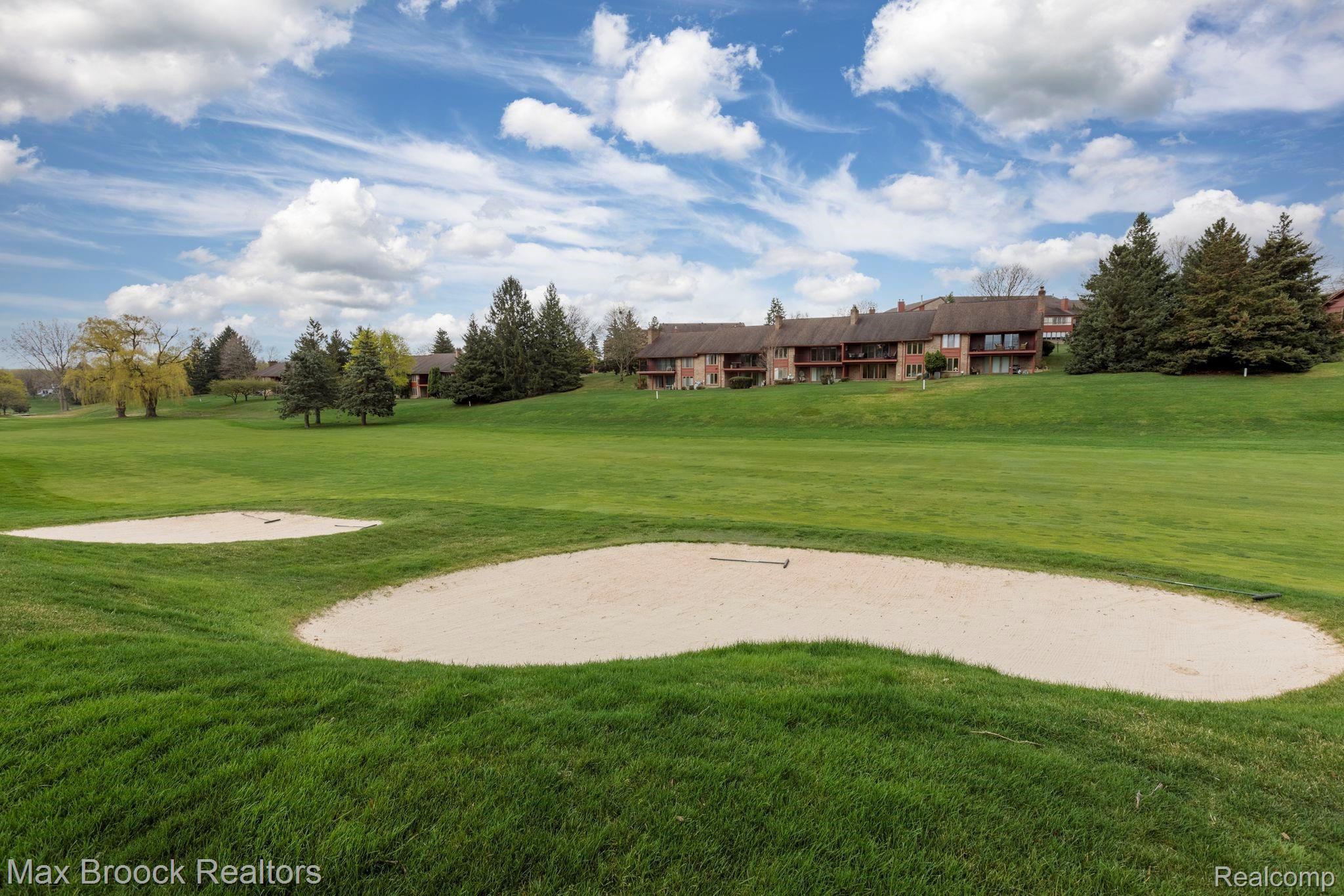 944 GreenView Court Rochester, MI 48307 - Photo 35 of 36 944 Green View Ct-35.jpg