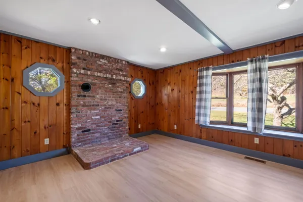 $391,500 | 5887 Vt Route 5, Newbury, VT 05051