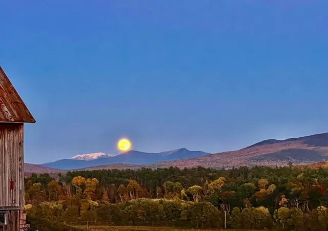 $391,500 | 5887 Vt Route 5, Newbury, VT 05051