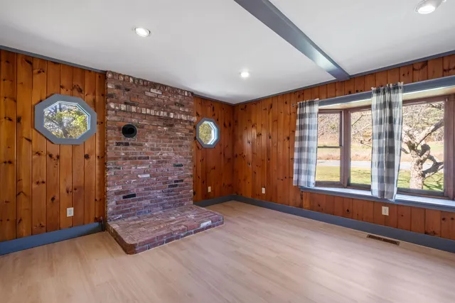 $399,000 | 5887 Vt Route 5, Newbury, VT 05051