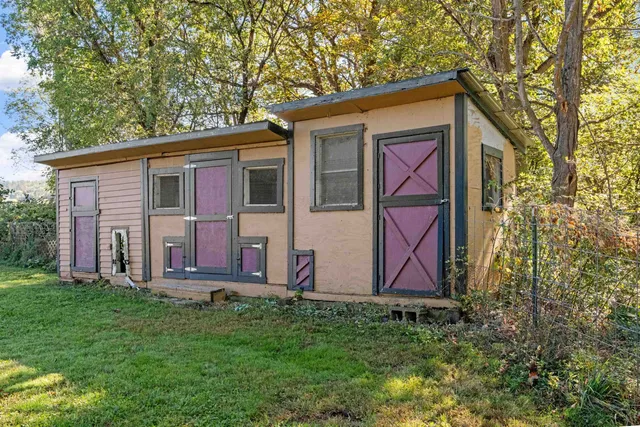 $399,000 | 5887 Vt Route 5, Newbury, VT 05051