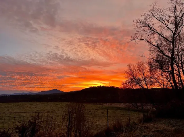 $391,500 | 5887 Vt Route 5, Newbury, VT 05051