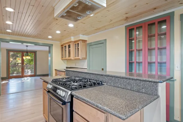 $391,500 | 5887 Vt Route 5, Newbury, VT 05051