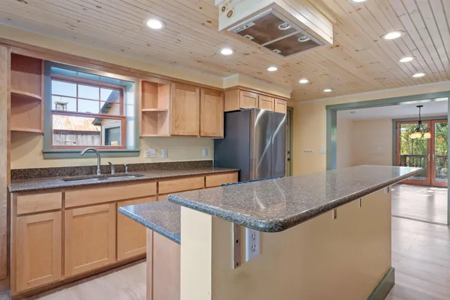 $399,000 | 5887 Vt Route 5, Newbury, VT 05051