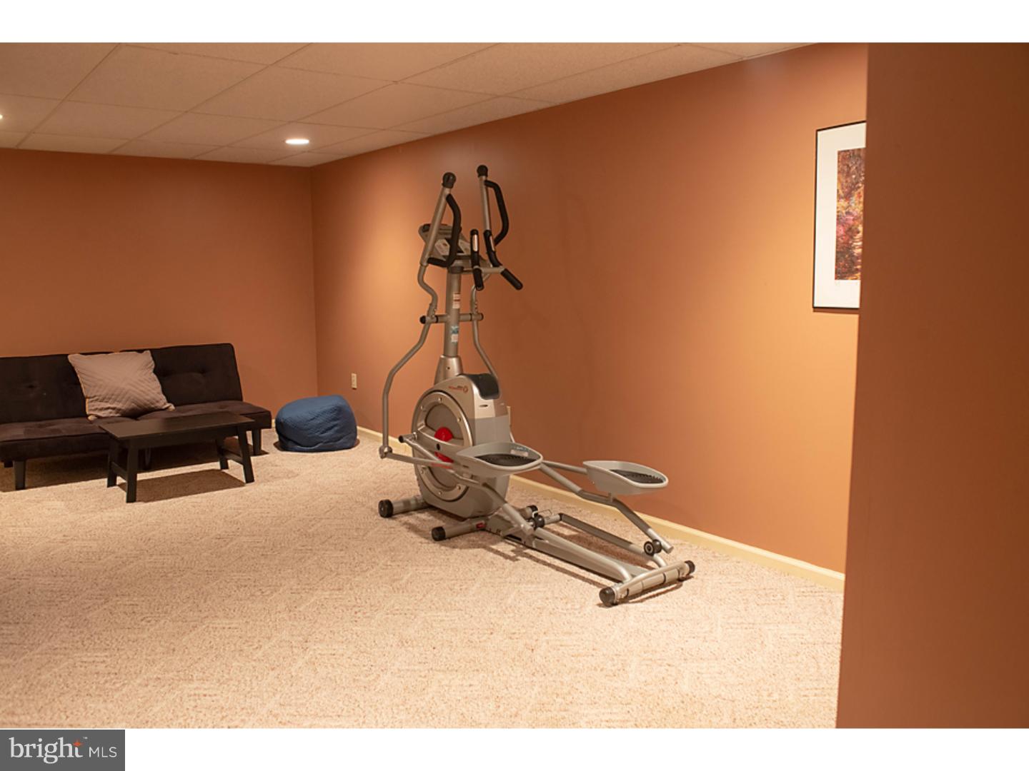 200 Mill Road Burlington, NJ 08016 - Photo 27 of 38 Guest Room