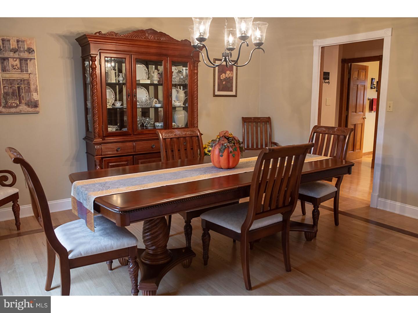 200 Mill Road Burlington, NJ 08016 - Photo 9 of 38 Dining Room