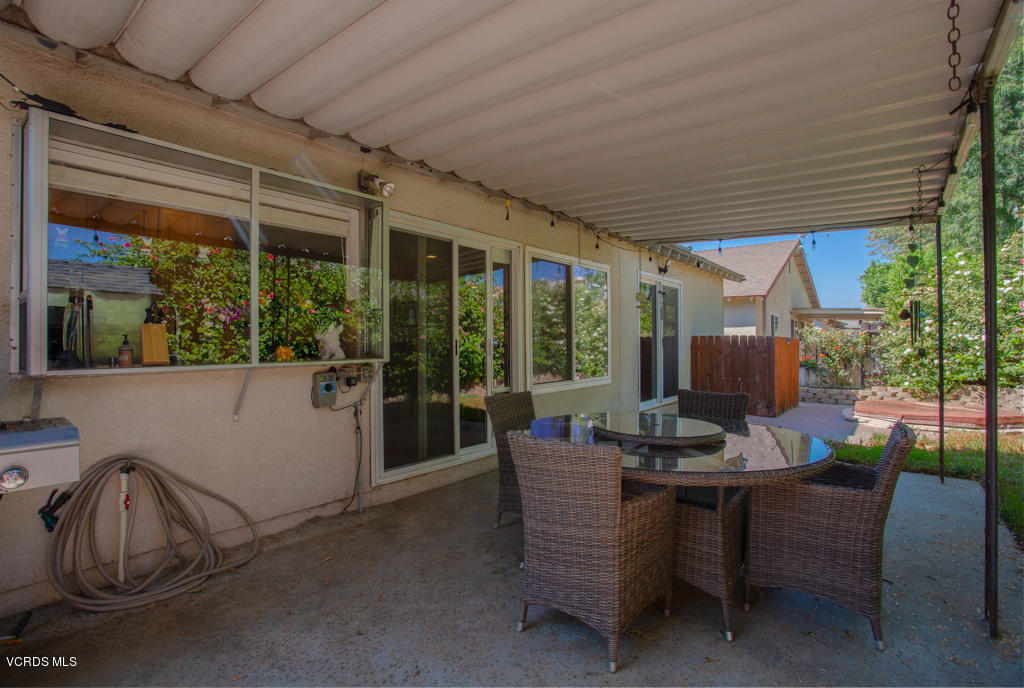 5689 Bloomfield Street Simi Valley, CA 93063 - Photo 4 of 25 5689 Bloomfield St-HSH Prod-20