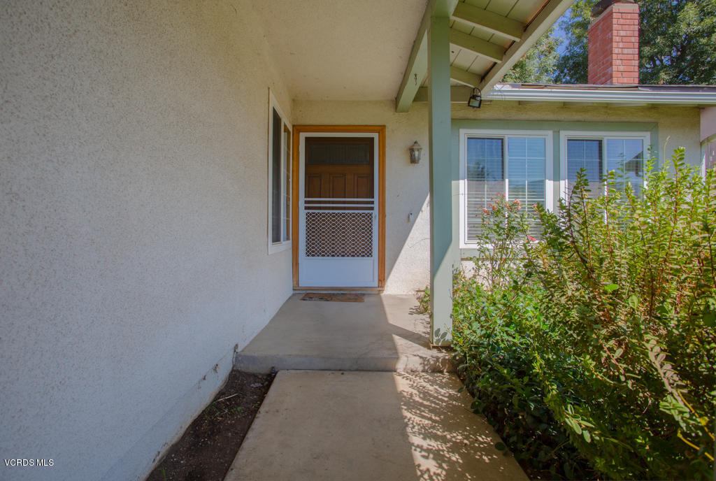 5689 Bloomfield Street Simi Valley, CA 93063 - Photo 5 of 25 5689 Bloomfield St-HSH Prod-21