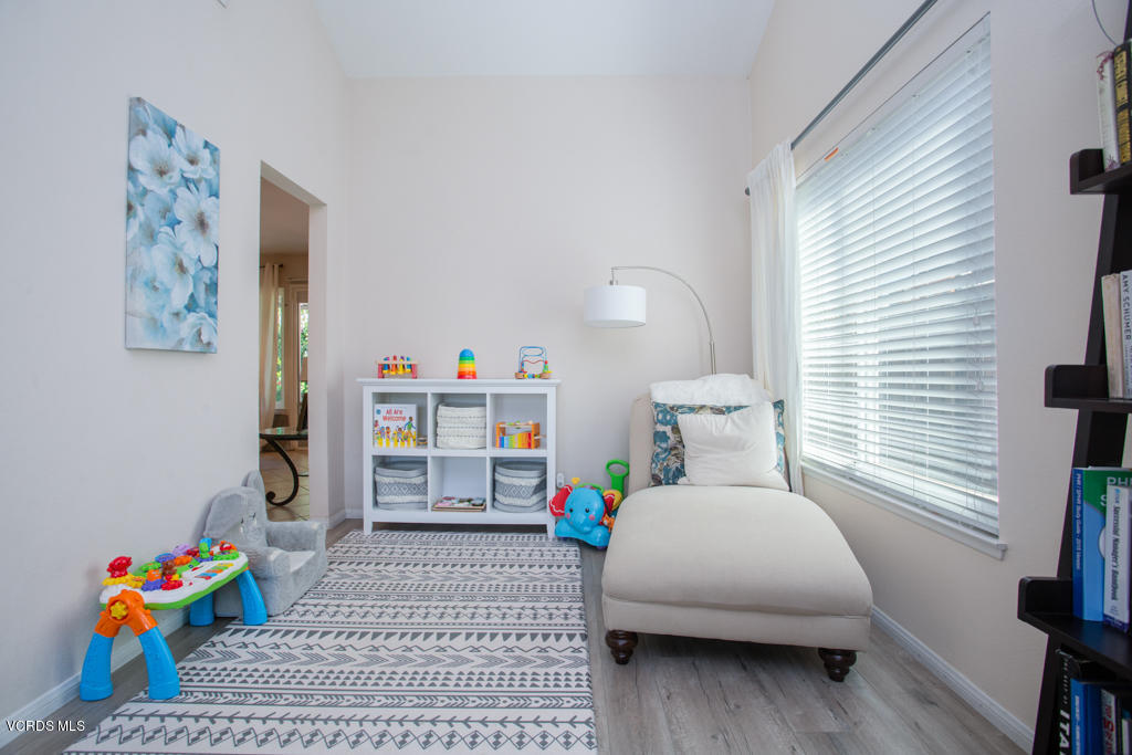 5689 Bloomfield Street Simi Valley, CA 93063 - Photo 8 of 25 5689 Bloomfield St-HSH Prod-8