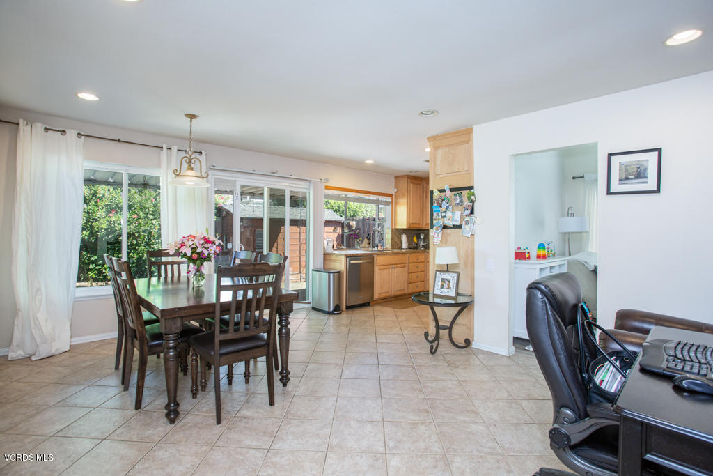 5689 Bloomfield Street Simi Valley, CA 93063 - Photo 10 of 25 5689 Bloomfield St-HSH Prod-15