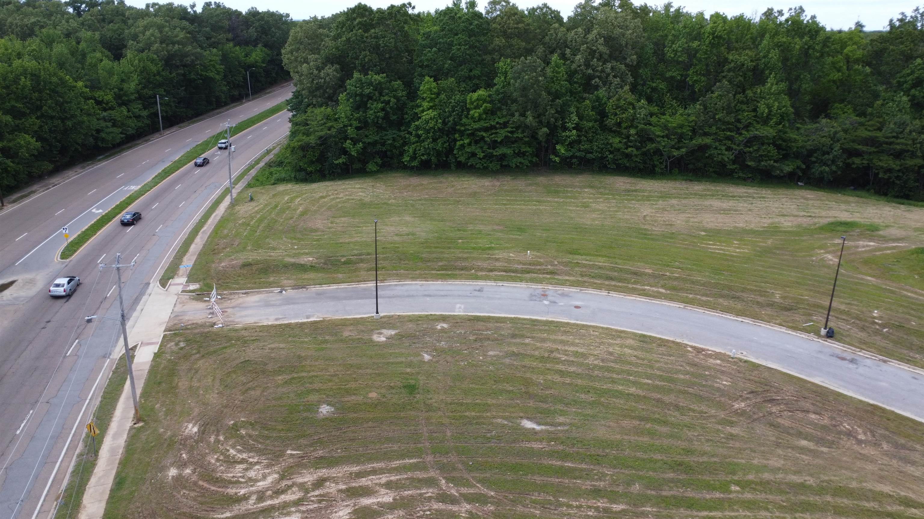 4087 Singleton Parkway Memphis, TN 38128 - Photo 3 of 12 a view of a tennis court