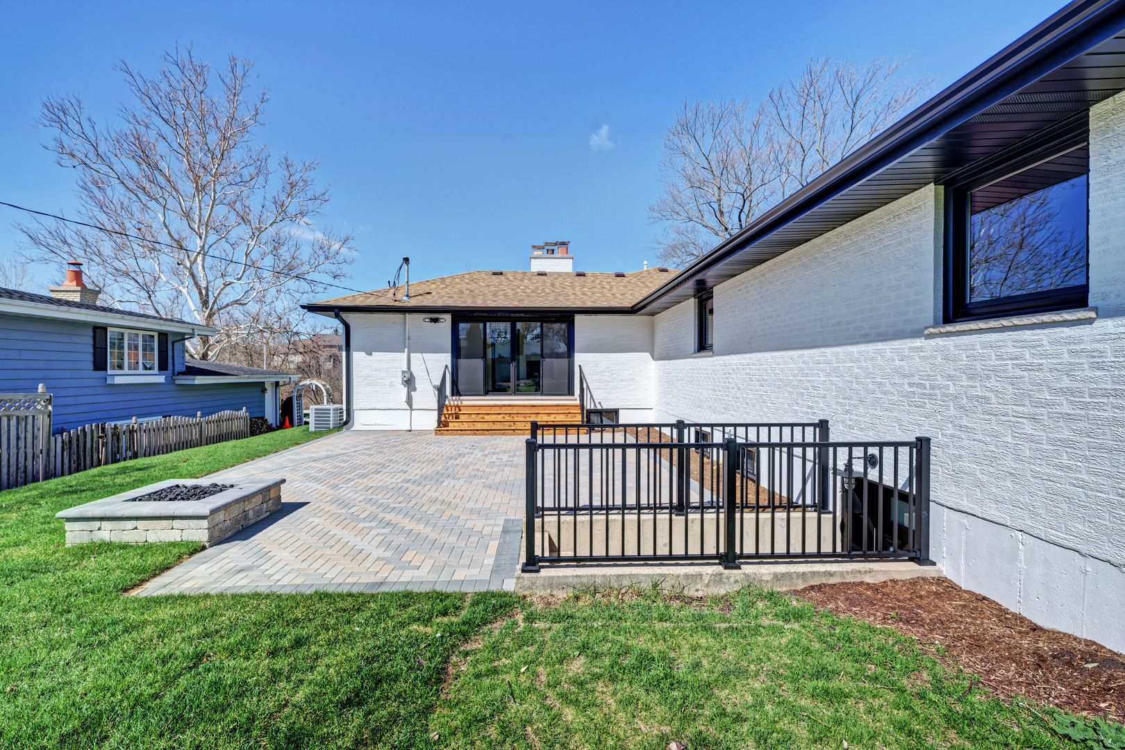 5927 Brookbank Road Downers Grove, IL 60516 - Photo 38 of 38 a front view of a house with garden