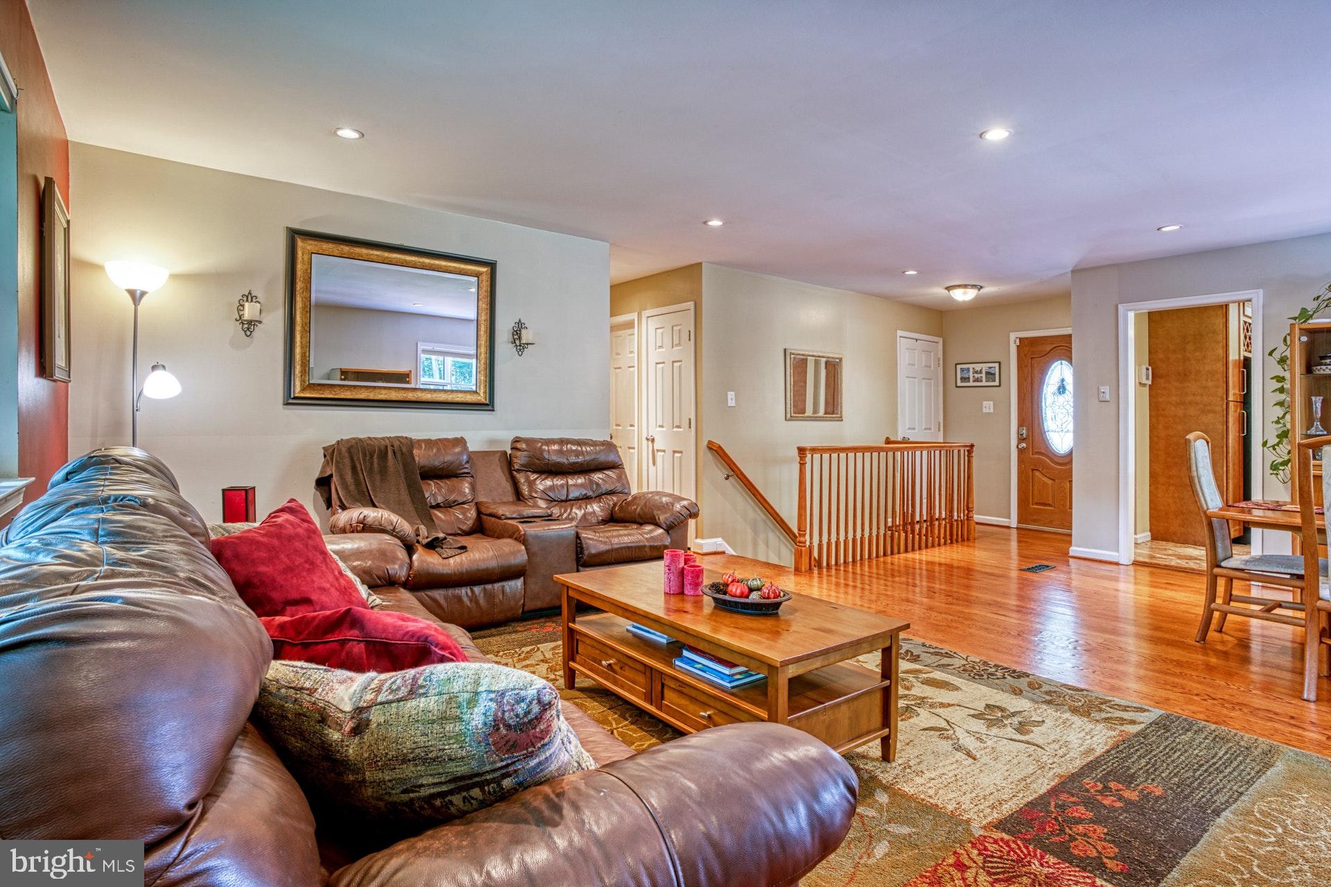 8411 Derby Court Springfield, VA 22151 - Photo 13 of 32 Living Room 2