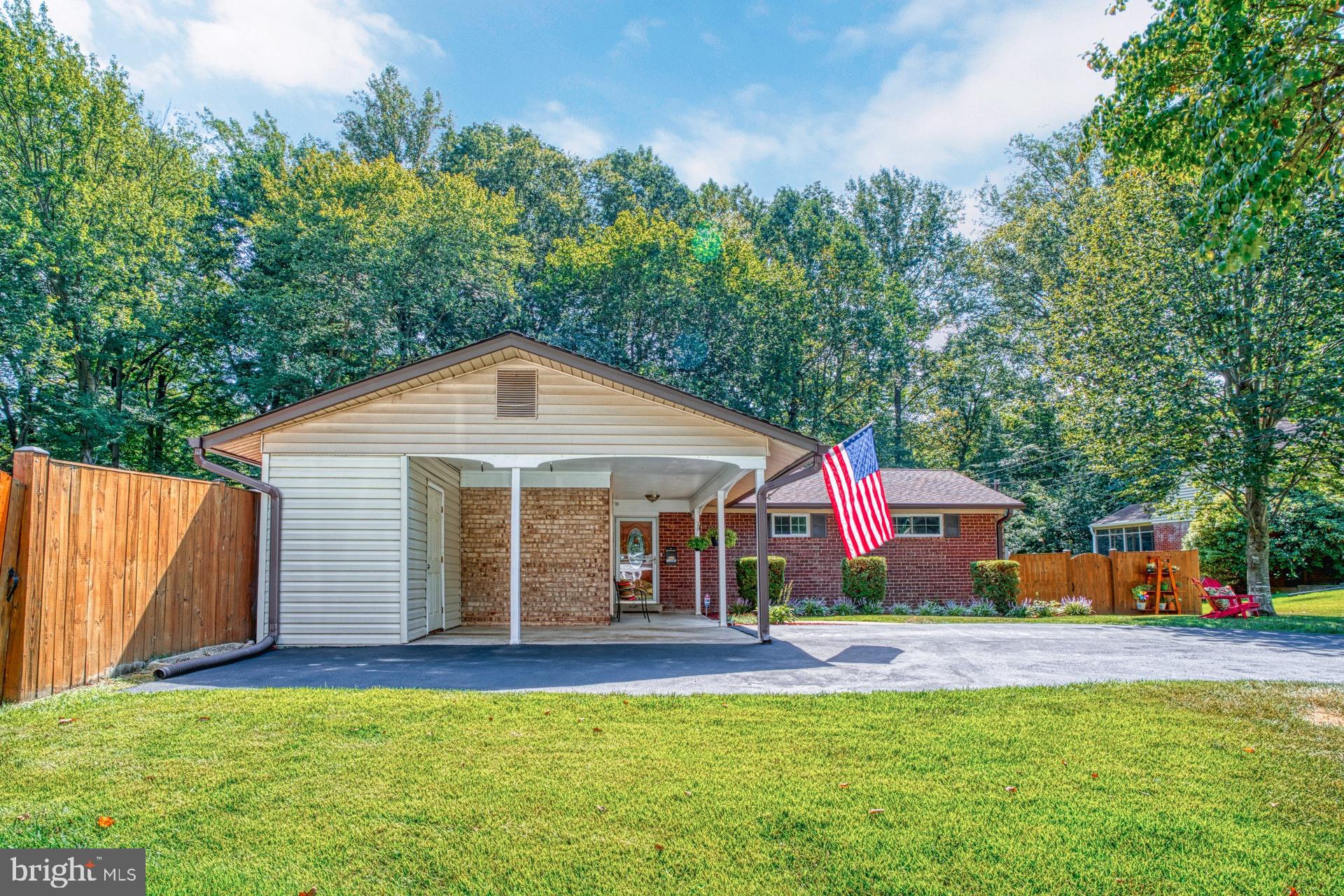 8411 Derby Court Springfield, VA 22151 - Photo 3 of 32 Side View of Exterior & Carport