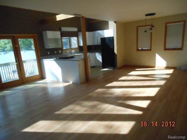 1222 Brighton Lake Road Brighton, MI 48116 - Photo 6 of 8 living.JPG
