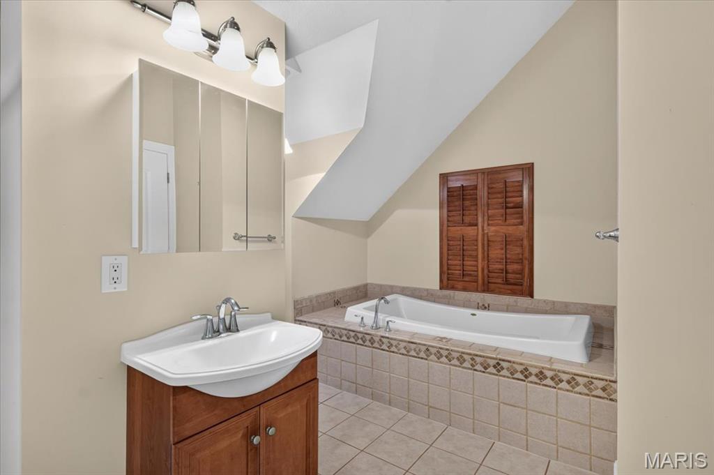 1549 Paradise Valley Drive High Ridge, MO 63049 - Photo 24 of 37