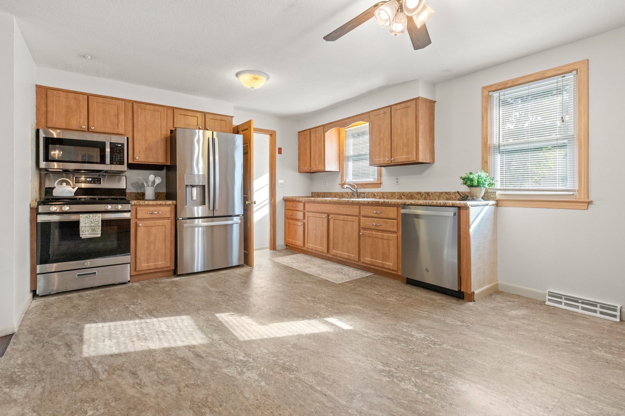10 Clark Road Groveland, MA 01834 - Photo 16 of 37 Gallery Image 16