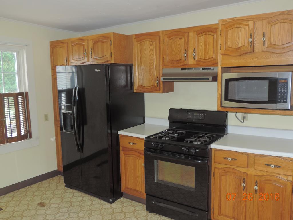 19 Pleasant Street Walpole, NH 03608 - Photo 3 of 22