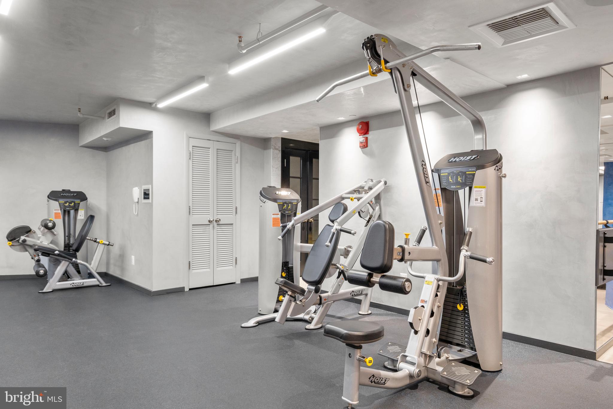801 Pennsylvania Avenue Northwest, Unit 1125 Washington, DC 20004 - Photo 23 of 25 a view of a room with gym equipment