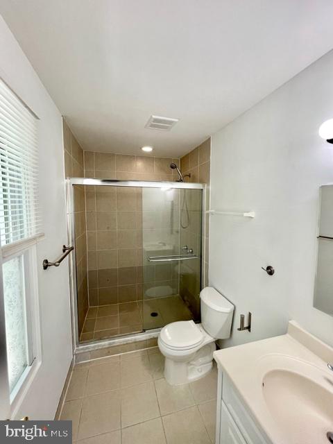 918 Nichols Drive Laurel, MD 20707 - Photo 38 of 107 Master Bathroom Main Floor