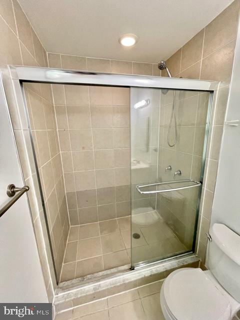 918 Nichols Drive Laurel, MD 20707 - Photo 39 of 107 Master Bathroom Main Floor