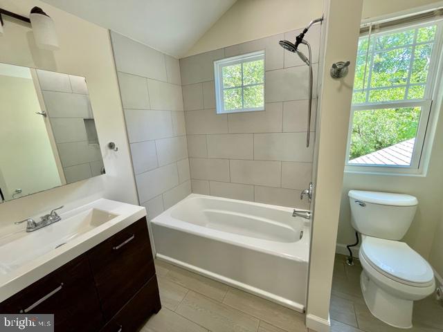 918 Nichols Drive Laurel, MD 20707 - Photo 54 of 107 3rd Bathroom - 2nd Floor
