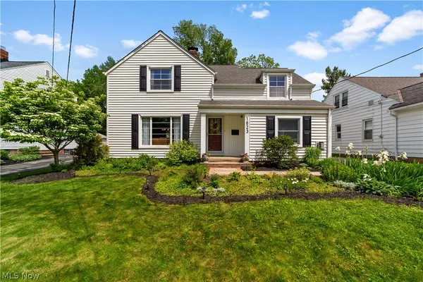$305,000 | 1623 Sunview Road, Lyndhurst, OH 44124