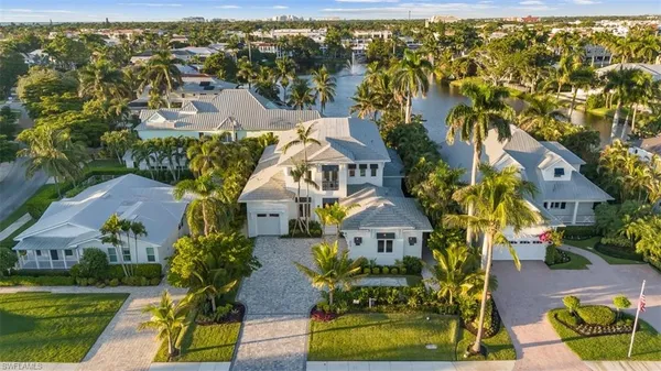 $9,950,000 | 493 8th Avenue South, Naples, FL 34102