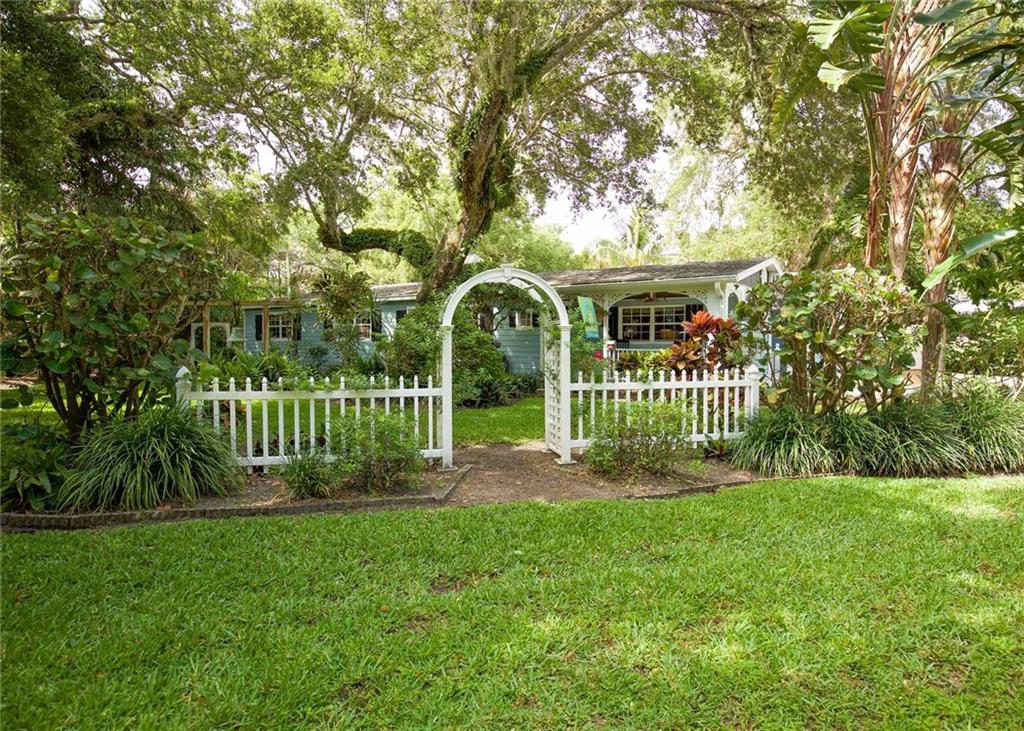 416 Holly Road Vero Beach, FL 32963 - Photo 3 of 34 Gallery Image 3