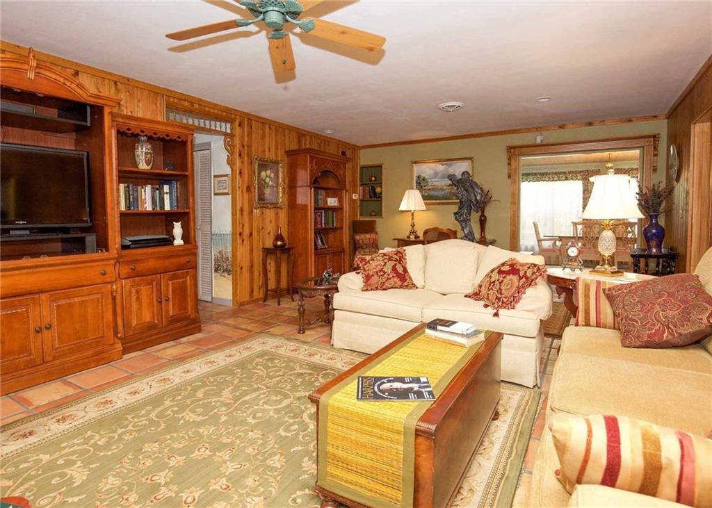 416 Holly Road Vero Beach, FL 32963 - Photo 6 of 34 Gallery Image 6