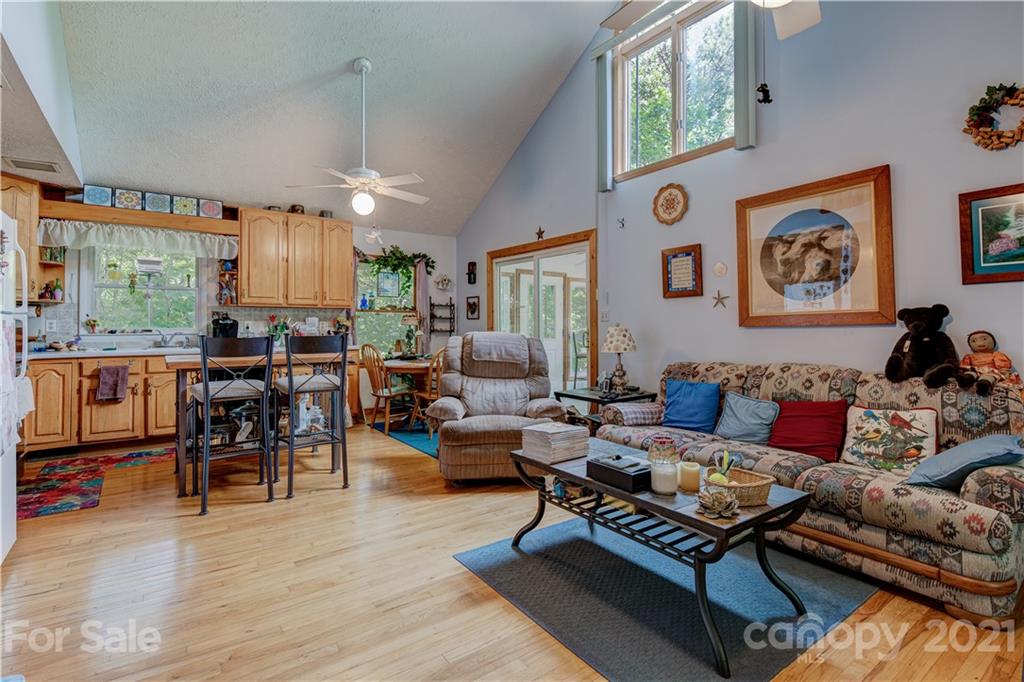 624 Old Fort Road Fairview, NC 28730 - Photo 3 of 34 Gallery Image 3