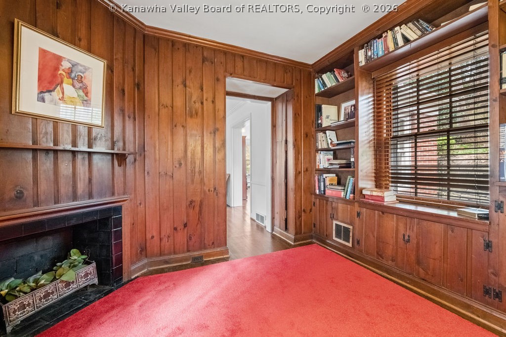 606 Briarwood Road Charleston, WV 25314 - Photo 10 of 49 The warmth of real wood paneling
