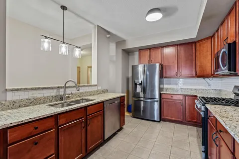 $359,900 | 825 Berry Street, Unit 103, St. Paul, MN 55114