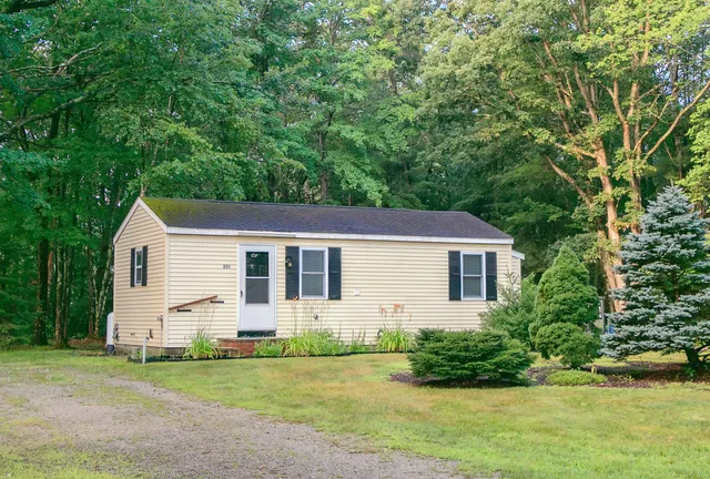 $275,000 | 276 Alfred Road, Kennebunk, ME 04043