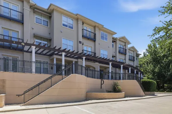 $2,000 | 3102 Kings Road, Unit 2212, Dallas, TX 75219