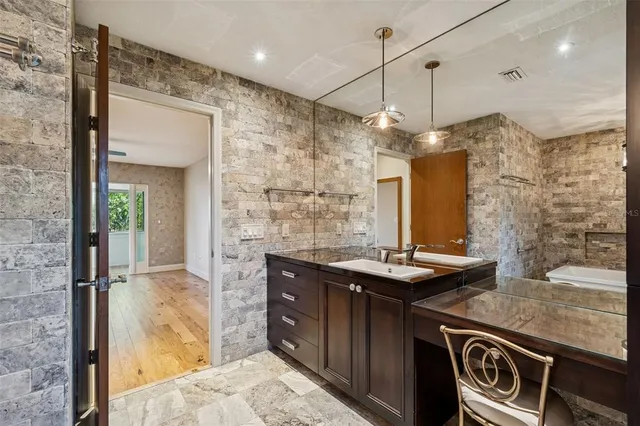 $500,000 | 401 Old Mill Pond Road, Palm Harbor, FL 34683