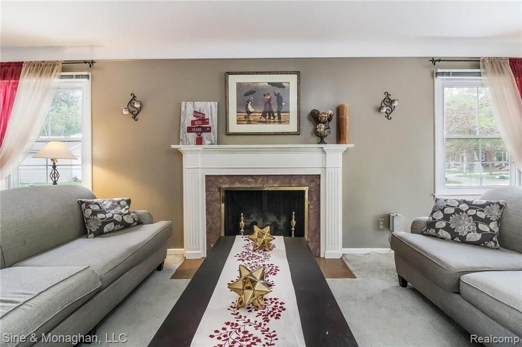 1605 Prestwick Road Grosse Pointe Woods, MI 48236 - Photo 8 of 46