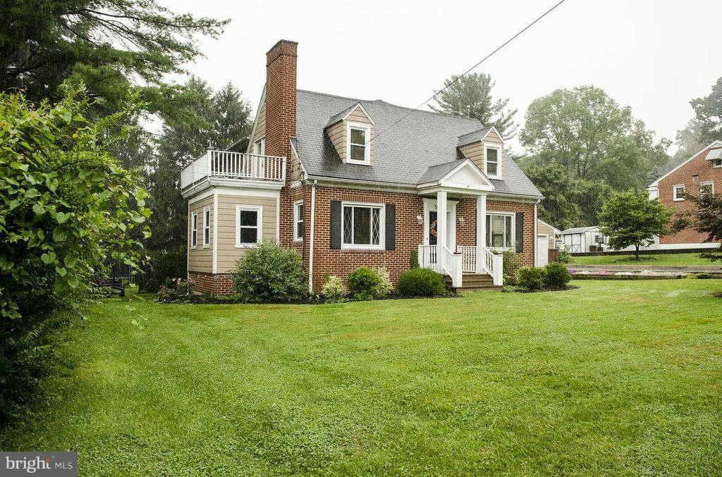10506 Samona Road Cockeysville, MD 21030 - Photo 2 of 30 Original cape cod with large addition