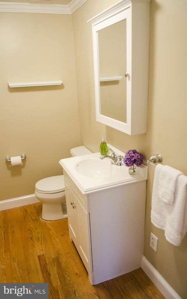 10506 Samona Road Cockeysville, MD 21030 - Photo 17 of 30 First floor powder room