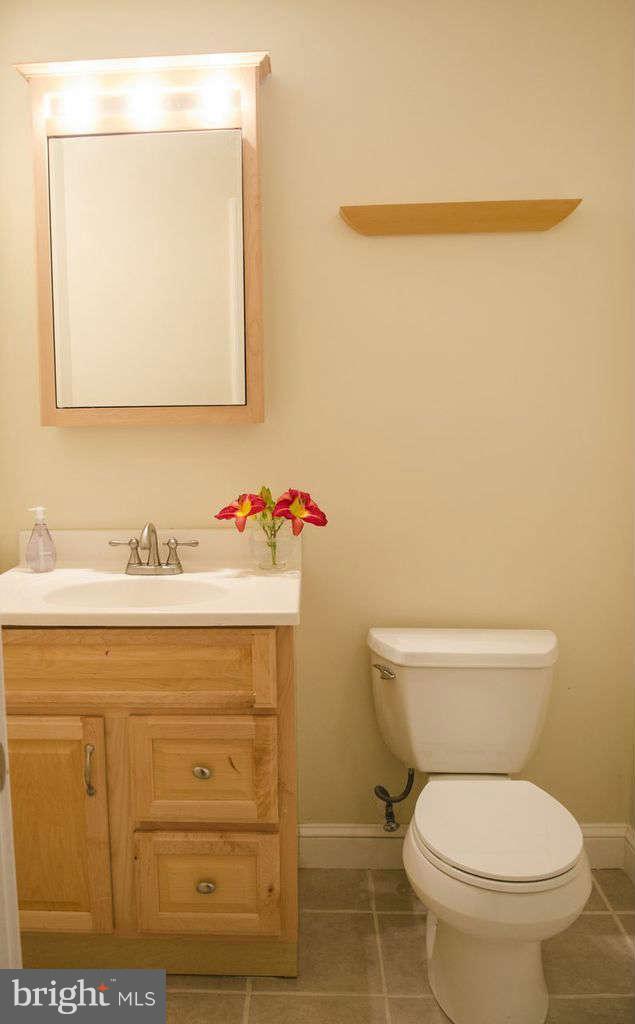 10506 Samona Road Cockeysville, MD 21030 - Photo 25 of 30 Full bath in upstairs hallway