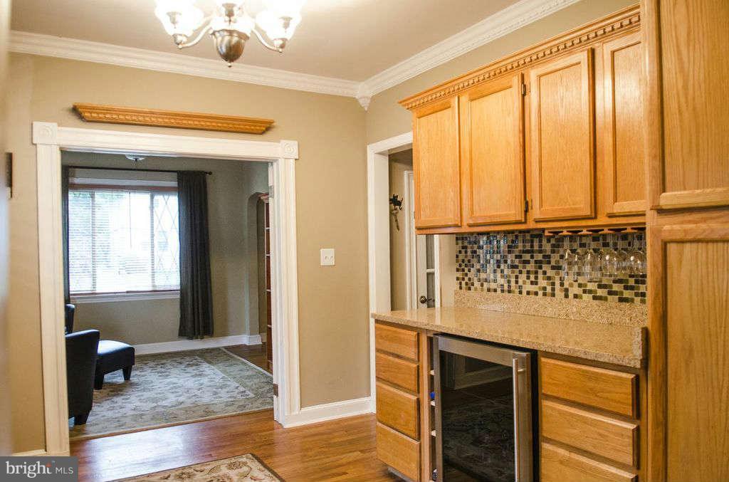 10506 Samona Road Cockeysville, MD 21030 - Photo 4 of 30 Foyer