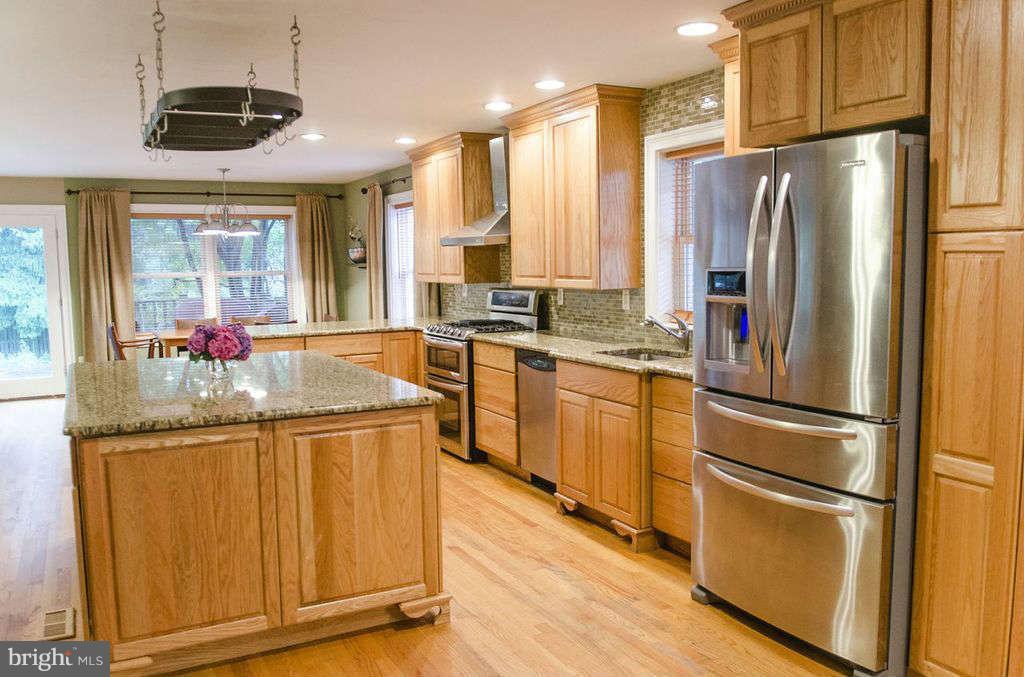 10506 Samona Road Cockeysville, MD 21030 - Photo 5 of 30 Large great room includes gourmet kitchen
