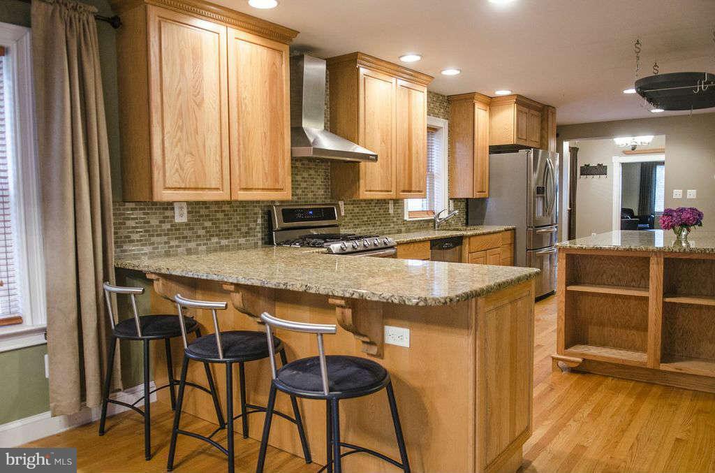 10506 Samona Road Cockeysville, MD 21030 - Photo 6 of 30 Gourmet kitchen with breakfast bar and island